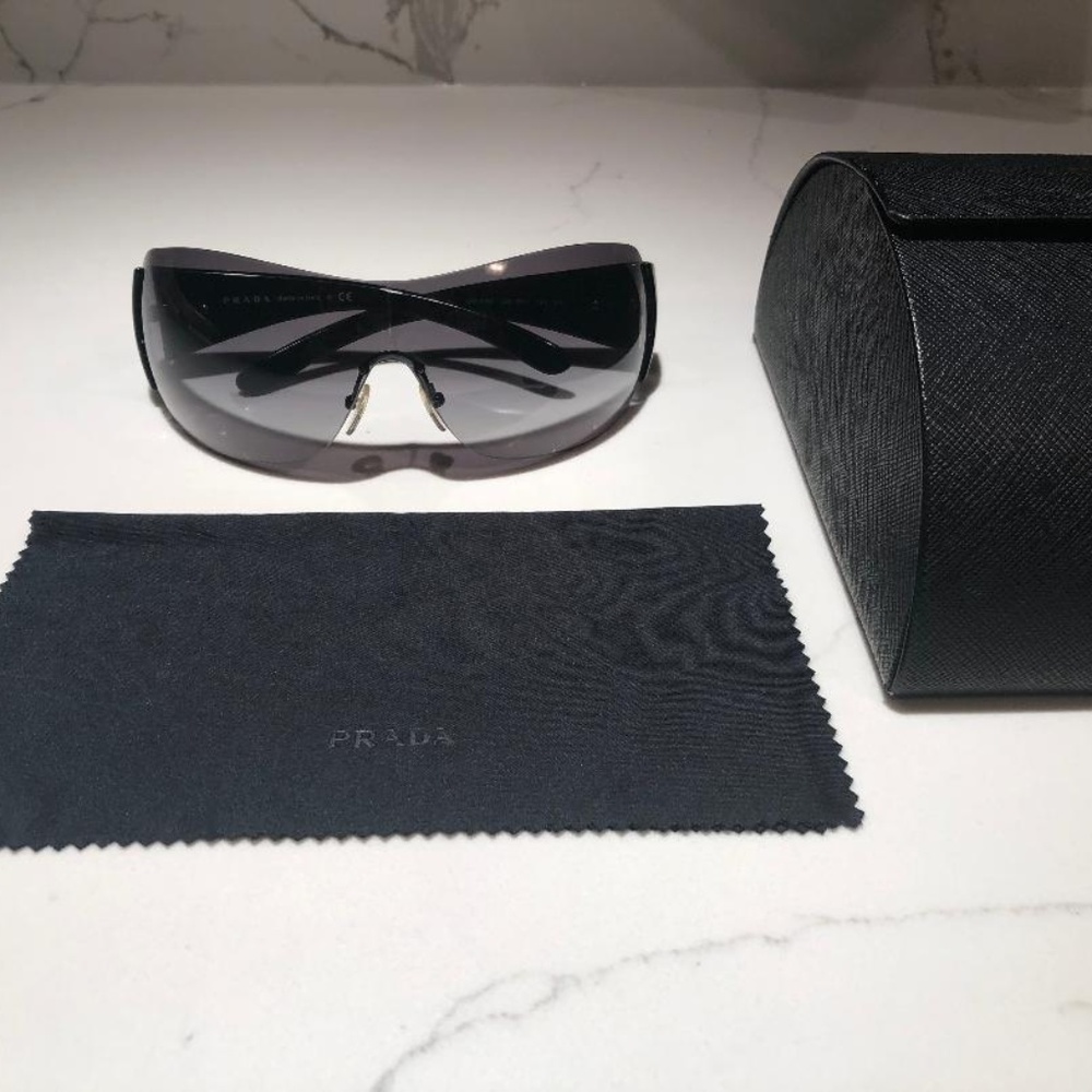 PRADA Black SPR 22m Sunglasses